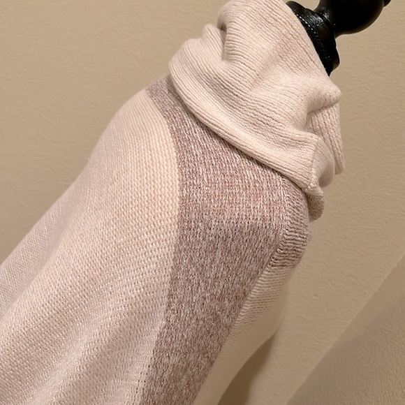 Cream with brown strip with rose gold thread Poncho - Picture 7 of 9